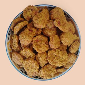 3 ingredient biscuits free range beef bone broth, pumpkin & oats